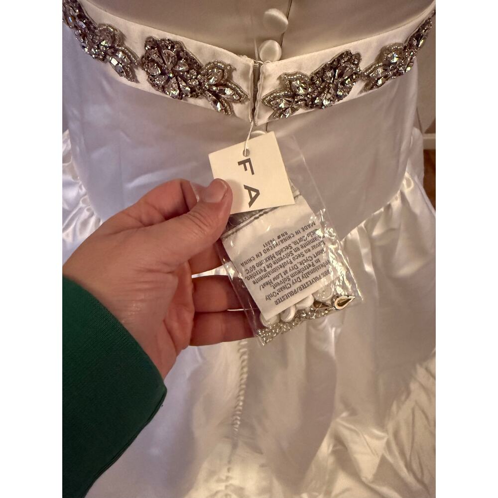 Faviana Bridal Wedding Dress With Drop Waist and Belt Size 12 NWT - Picture 4 of 5